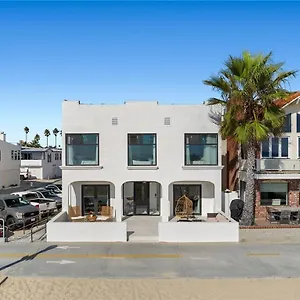 Apartment Oceanfront M Boutique, Lido Isle